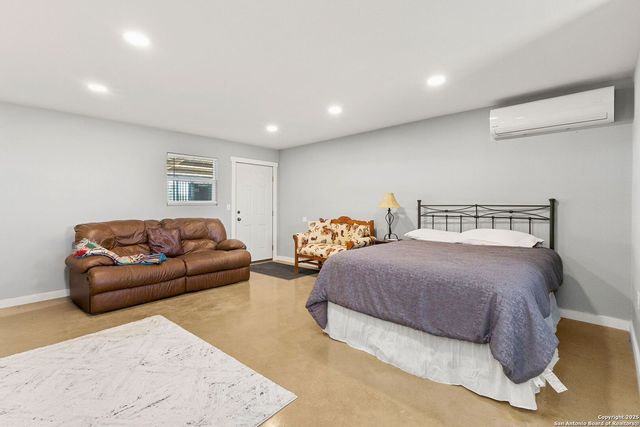 381 Schneider, Seguin, TX 78155