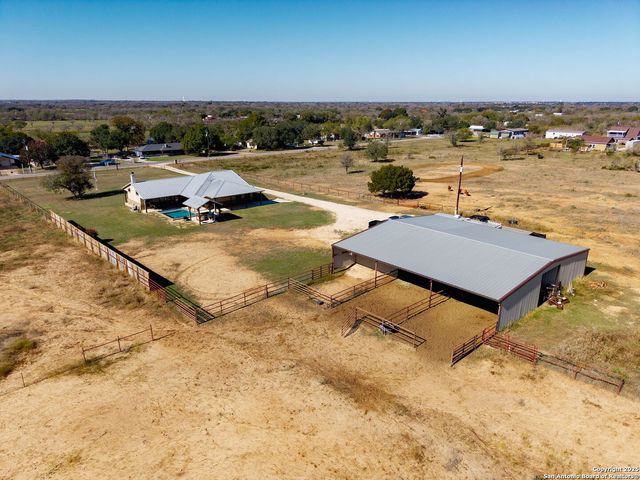 381 Schneider, Seguin, TX 78155