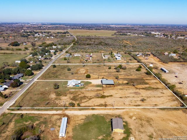 381 Schneider, Seguin, TX 78155