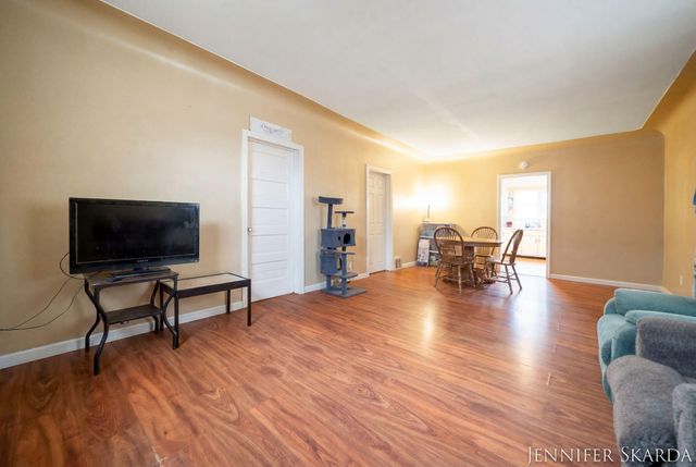 296 W Larch Avenue, Muskegon, MI 49441