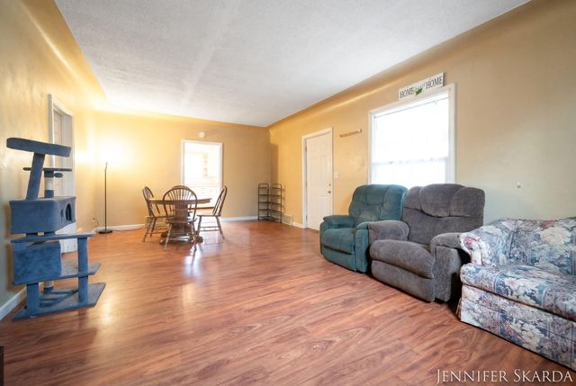 296 W Larch Avenue, Muskegon, MI 49441