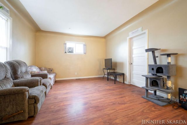 296 W Larch Avenue, Muskegon, MI 49441