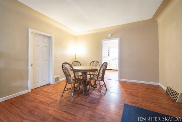 296 W Larch Avenue, Muskegon, MI 49441