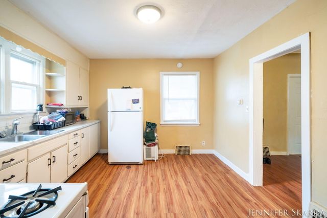 296 W Larch Avenue, Muskegon, MI 49441