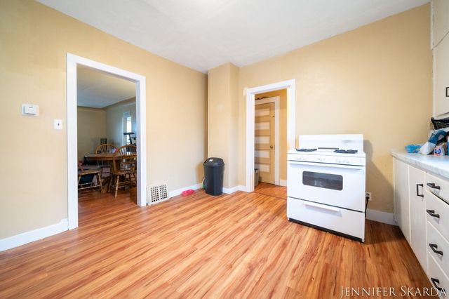 296 W Larch Avenue, Muskegon, MI 49441