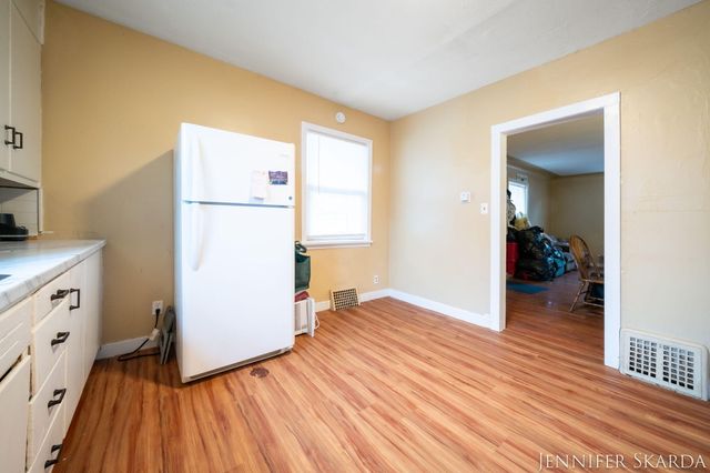 296 W Larch Avenue, Muskegon, MI 49441