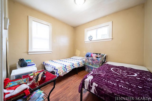 296 W Larch Avenue, Muskegon, MI 49441