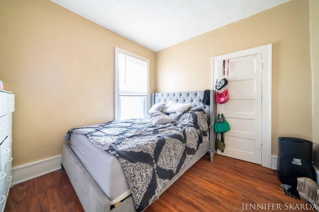 296 W Larch Avenue, Muskegon, MI 49441