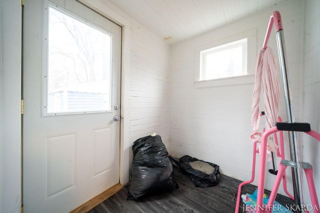 296 W Larch Avenue, Muskegon, MI 49441