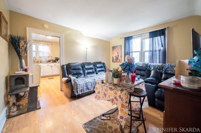 296 W Larch Avenue, Muskegon, MI 49441