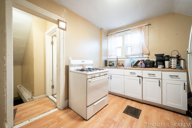 296 W Larch Avenue, Muskegon, MI 49441