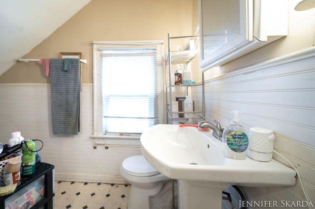 296 W Larch Avenue, Muskegon, MI 49441