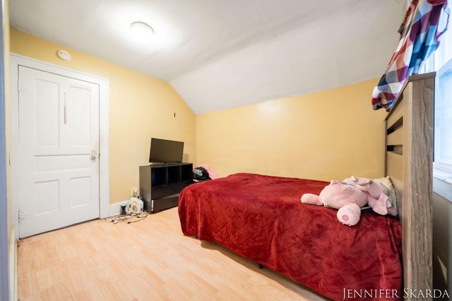 296 W Larch Avenue, Muskegon, MI 49441