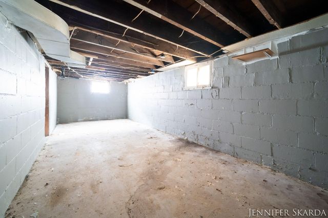 296 W Larch Avenue, Muskegon, MI 49441