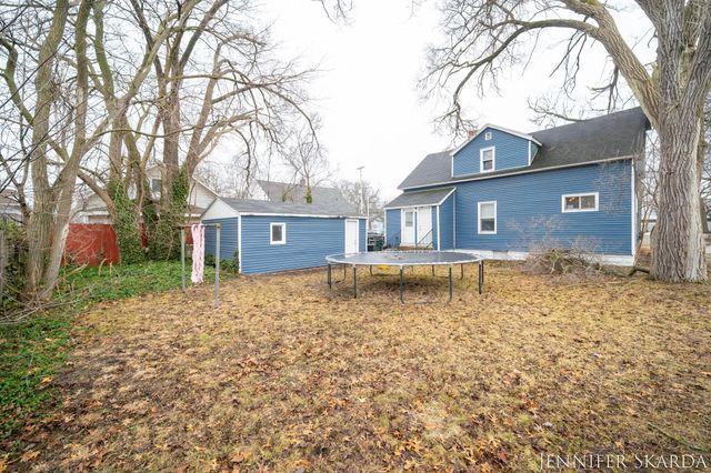 296 W Larch Avenue, Muskegon, MI 49441