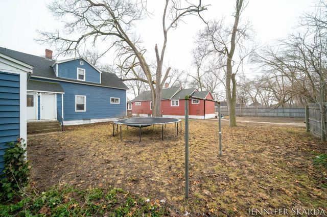 296 W Larch Avenue, Muskegon, MI 49441