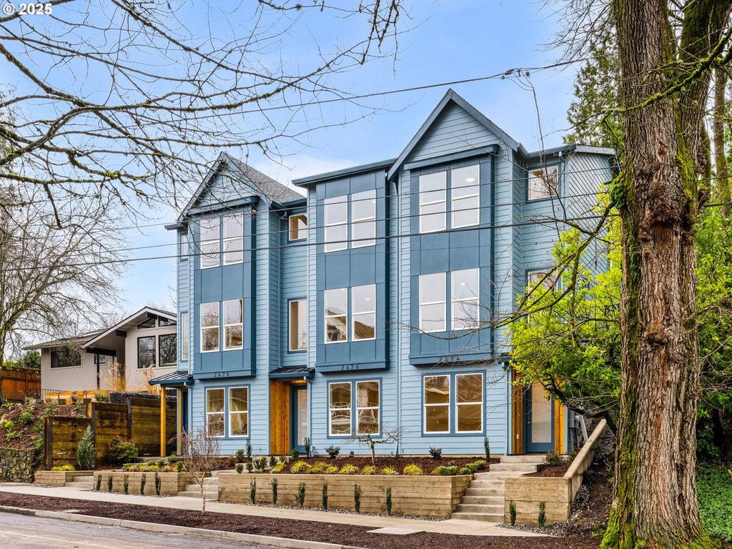 2478 Se LINCOLN St, Portland, OR 97214