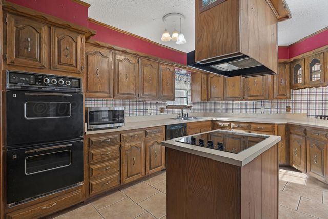 6202 Hampton Drive, Amarillo, TX 79109