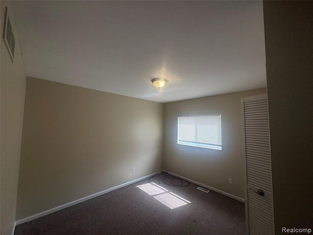1455 E Meyers Avenue, Hazel Park, MI 48030