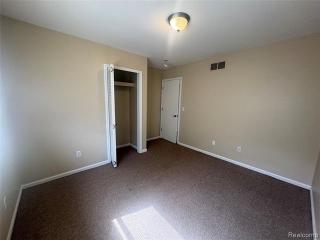1455 E Meyers Avenue, Hazel Park, MI 48030