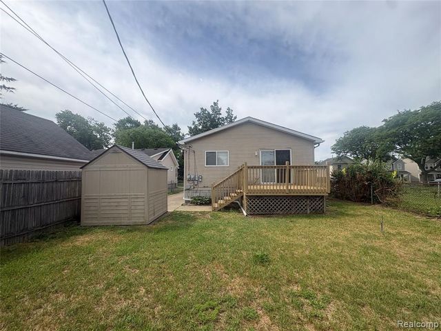 1455 E Meyers Avenue, Hazel Park, MI 48030