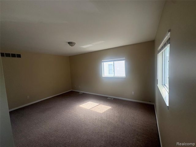 1455 E Meyers Avenue, Hazel Park, MI 48030