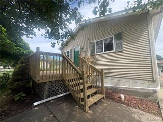1455 E Meyers Avenue, Hazel Park, MI 48030
