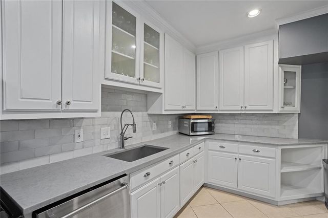 30 Collier Road NW 8, Atlanta, GA 30309