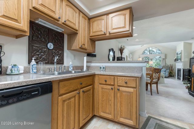 3244 Graystone Manor Pkwy, Louisville, KY 40241