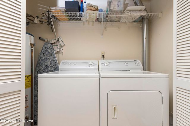 3244 Graystone Manor Pkwy, Louisville, KY 40241