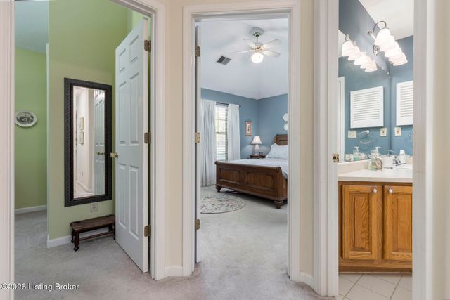 3244 Graystone Manor Pkwy, Louisville, KY 40241