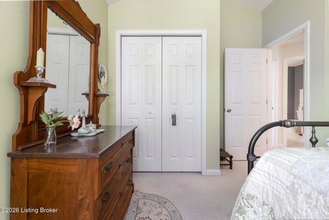 3244 Graystone Manor Pkwy, Louisville, KY 40241