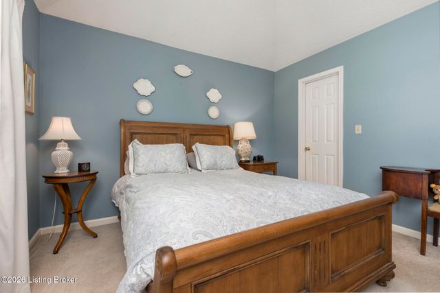 3244 Graystone Manor Pkwy, Louisville, KY 40241