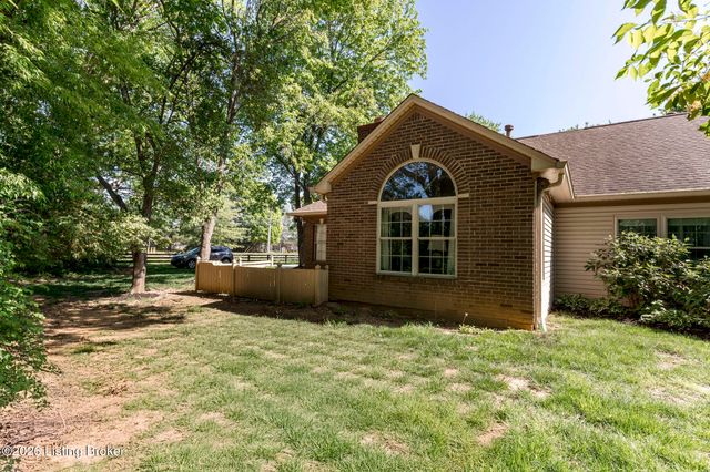 3244 Graystone Manor Pkwy, Louisville, KY 40241