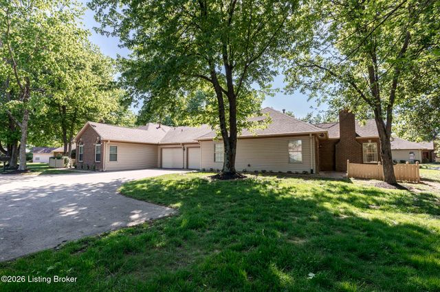 3244 Graystone Manor Pkwy, Louisville, KY 40241