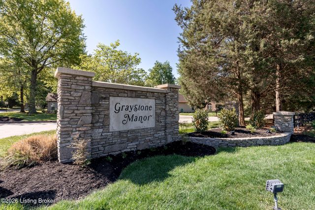 3244 Graystone Manor Pkwy, Louisville, KY 40241