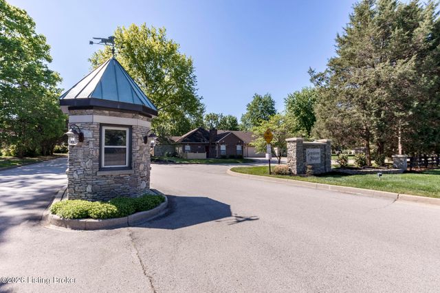 3244 Graystone Manor Pkwy, Louisville, KY 40241