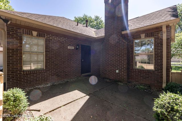 3244 Graystone Manor Pkwy, Louisville, KY 40241