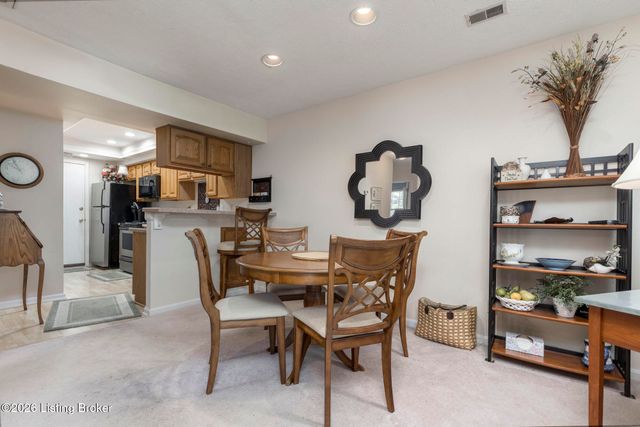 3244 Graystone Manor Pkwy, Louisville, KY 40241