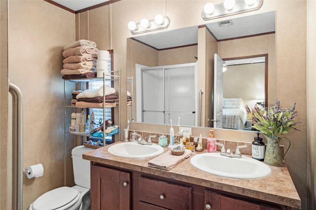 375 Chestnut Bend, Huntsville, TX 77320