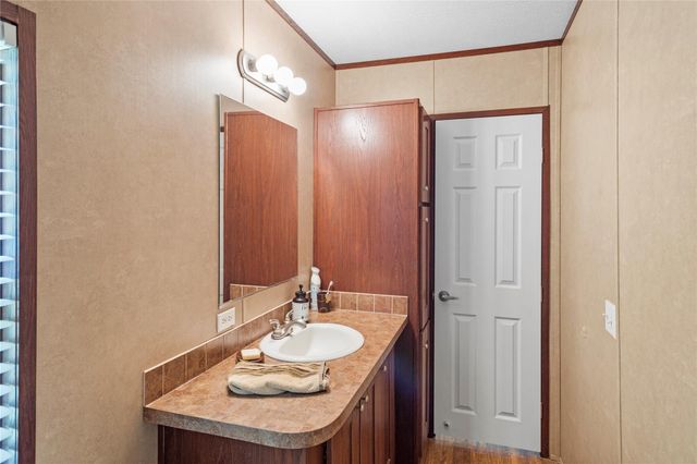375 Chestnut Bend, Huntsville, TX 77320