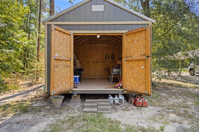 375 Chestnut Bend, Huntsville, TX 77320