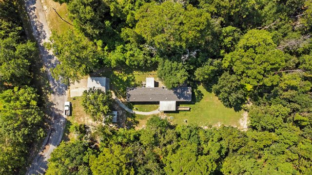 375 Chestnut Bend, Huntsville, TX 77320
