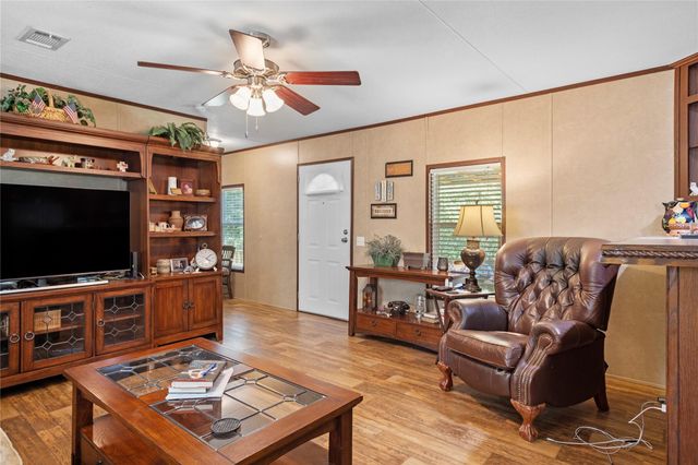 375 Chestnut Bend, Huntsville, TX 77320