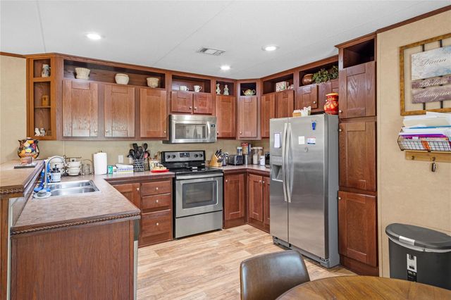 375 Chestnut Bend, Huntsville, TX 77320