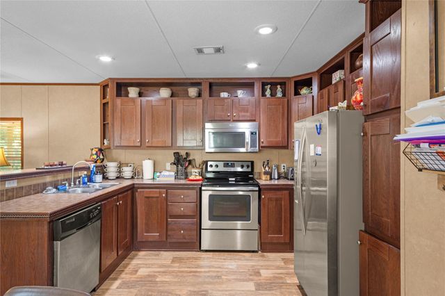 375 Chestnut Bend, Huntsville, TX 77320