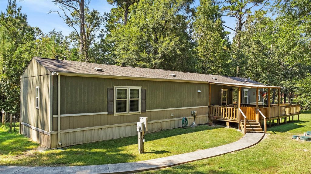 375 Chestnut Bend, Huntsville, TX 77320