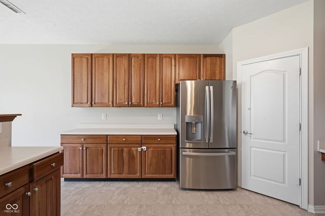 10862 Chestnut Heath Court, Noblesville, IN 46060