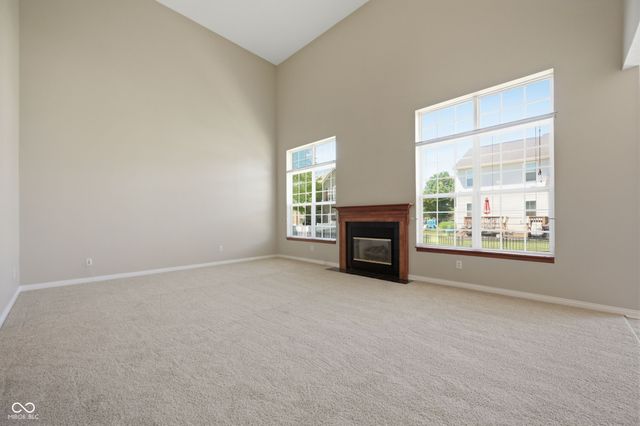 10862 Chestnut Heath Court, Noblesville, IN 46060