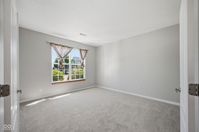 10862 Chestnut Heath Court, Noblesville, IN 46060